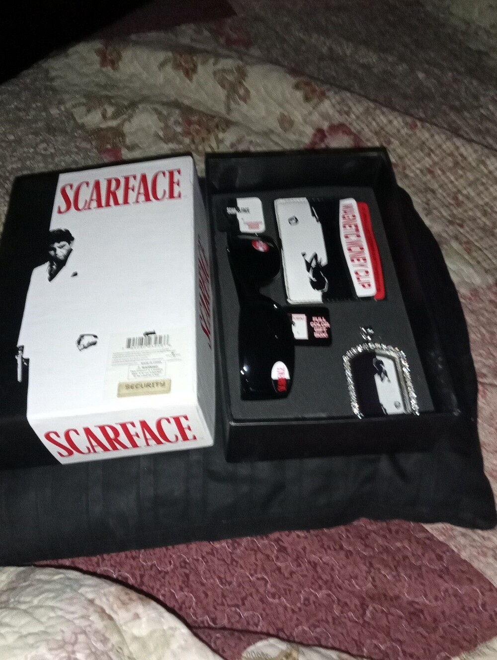 VHTF MIB Scarface Gift Box Set Sunglasses Wallet & Necklace - Picture 7 of 10